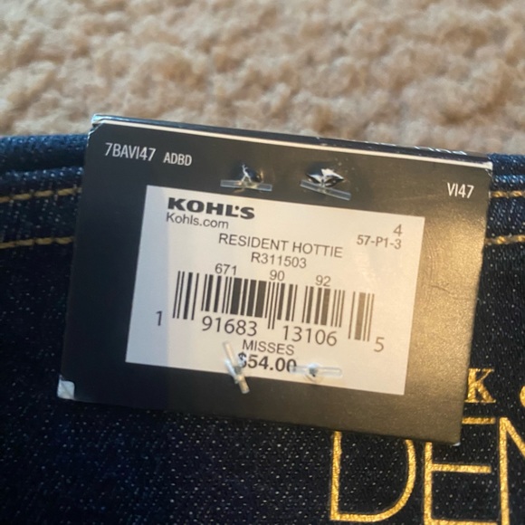 Women’s capris Brand New! - Picture 3 of 3